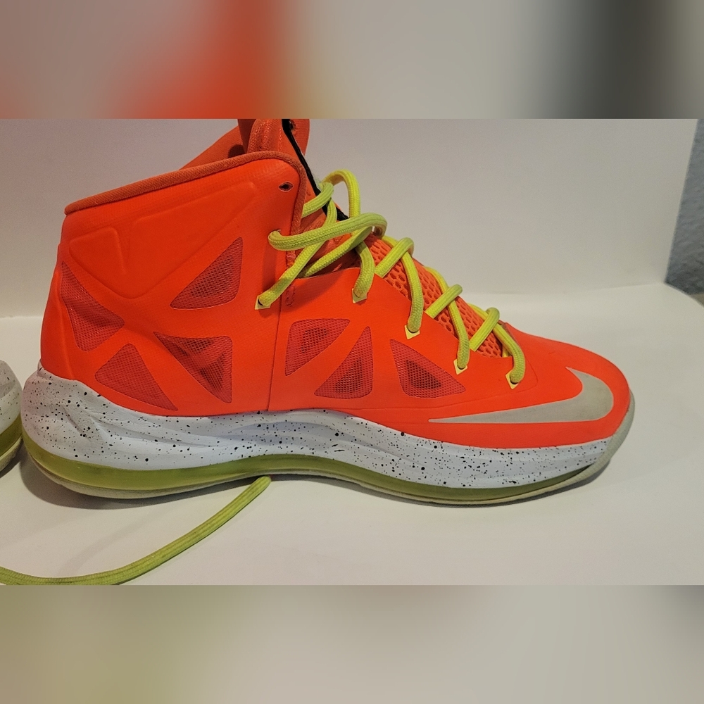 Nike Lebron 10 Bright Crimson - Size 6.5Y -